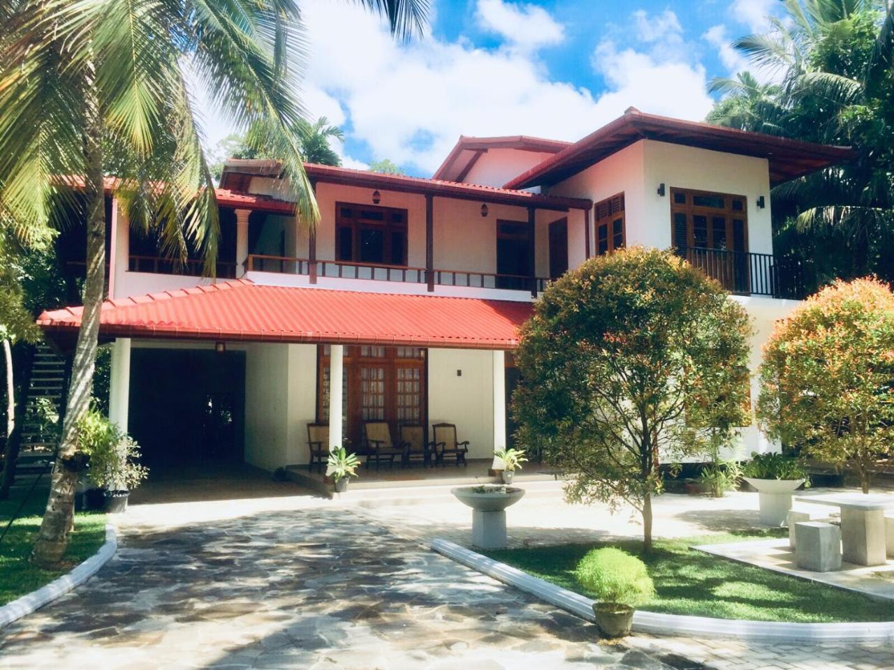 Casa Blanca Hotel Ahangama Kültér fotó